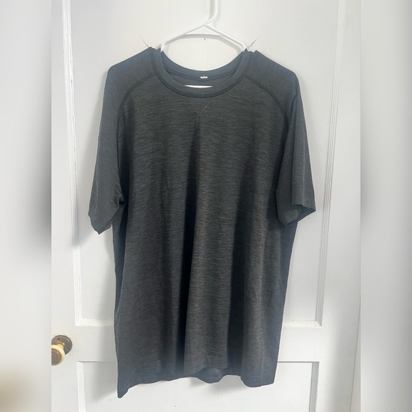 Lululemon Metal Vent Tech Men's
Short Sleeve Shirt XL - Picture 1 of 3